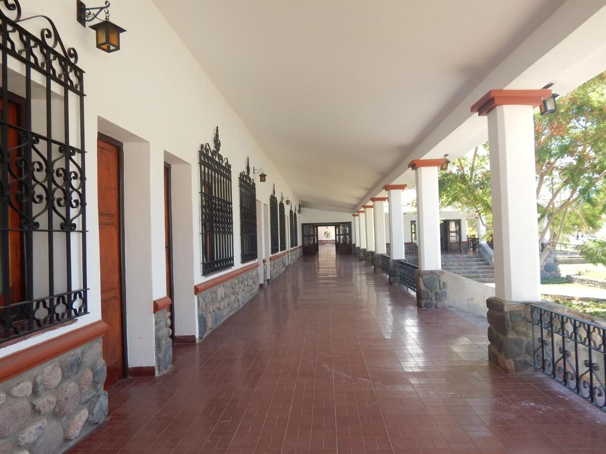 ホテル Hosteria Municipal De Angastaco エクステリア 写真
